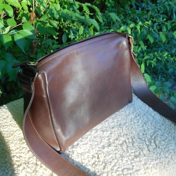 Vintage Coach Matinee Bag 4126, EUC in Mahogany - Picture 2 of 8